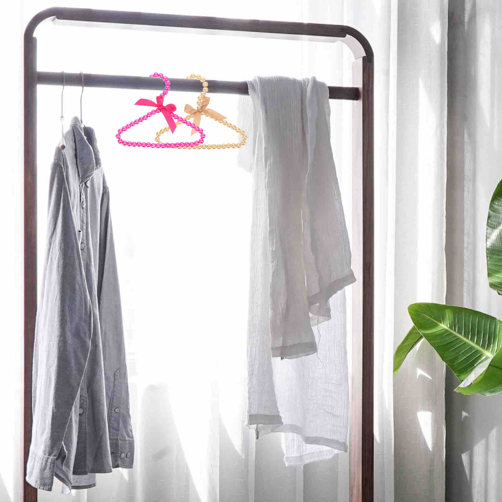 Gantungan Baju Anak-Anak dari  - Baby Nursery Closet ulasan dan harga